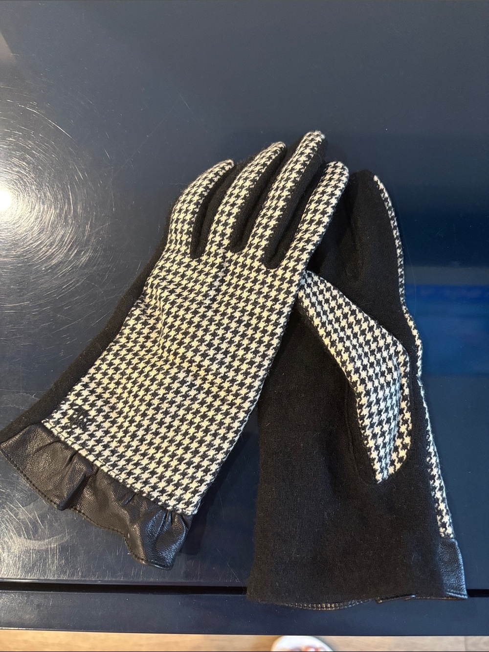 Lauren Ralph Lauren Black and White Houndstooth Gloves